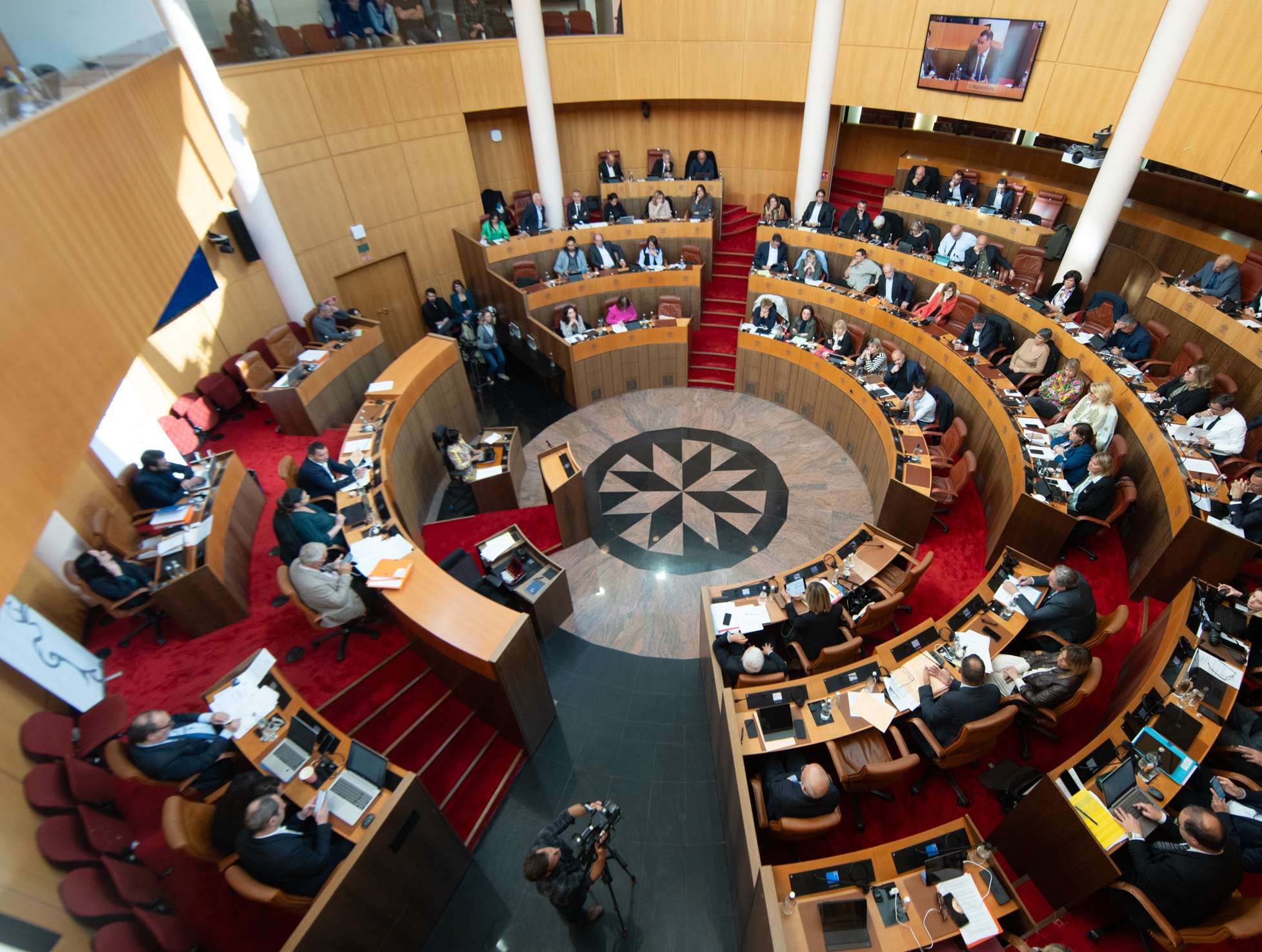 Vue de haut de l'Assemblée de Corse